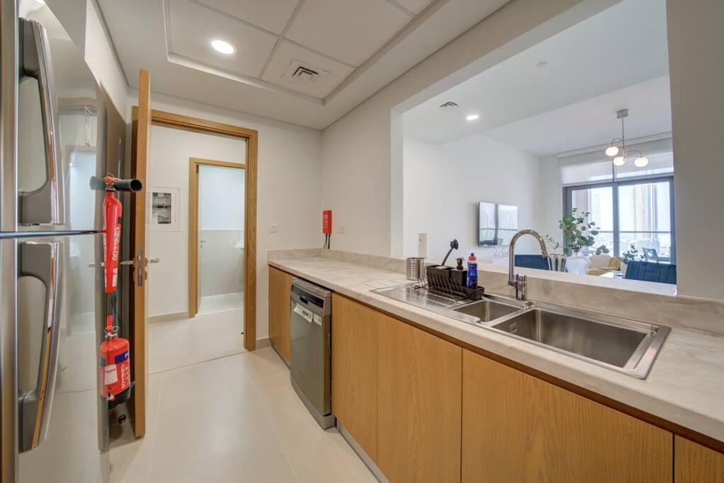 شقة Burj Khalifa View - 2Br And Maid - Downtown دبي المظهر الخارجي الصورة