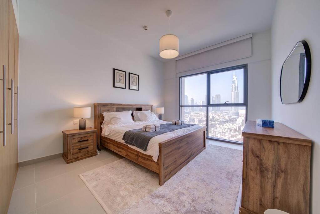 شقة Burj Khalifa View - 2Br And Maid - Downtown دبي المظهر الخارجي الصورة