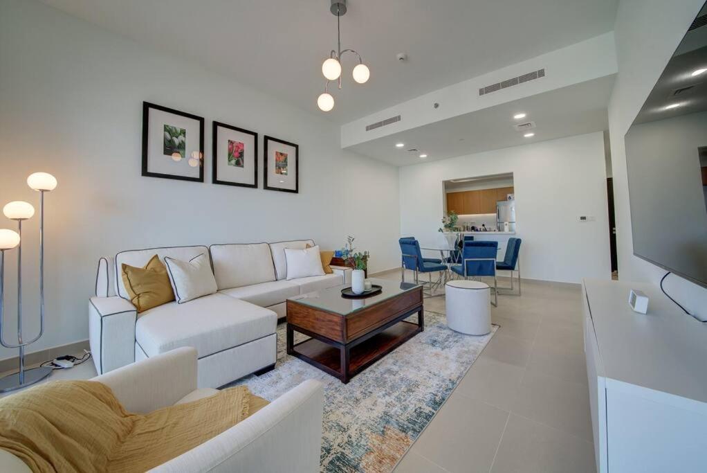 شقة Burj Khalifa View - 2Br And Maid - Downtown دبي المظهر الخارجي الصورة