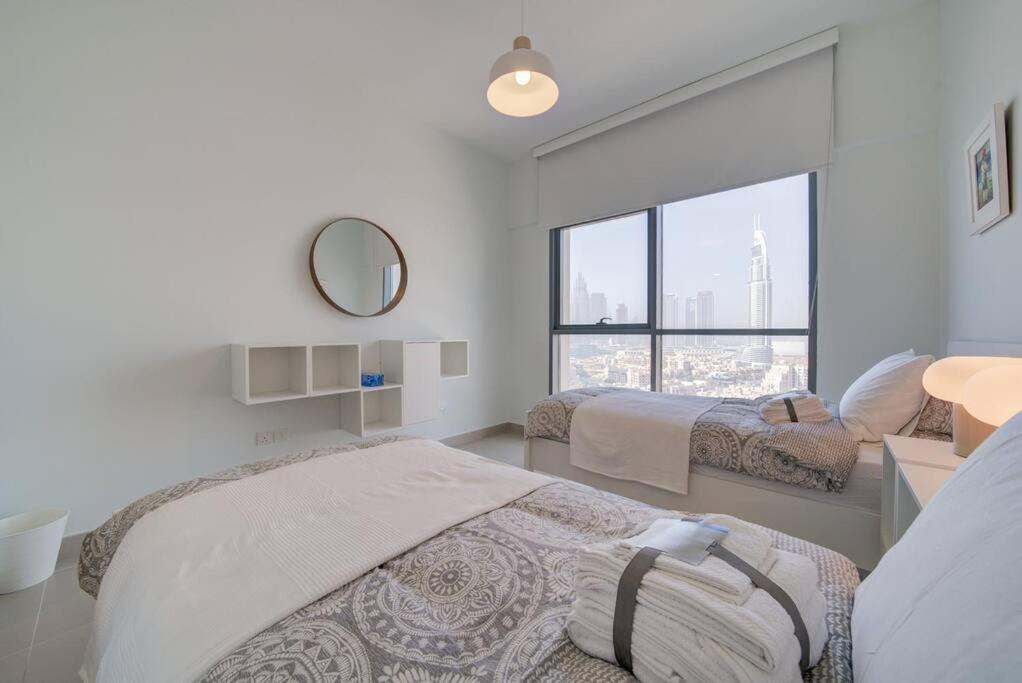 شقة Burj Khalifa View - 2Br And Maid - Downtown دبي المظهر الخارجي الصورة