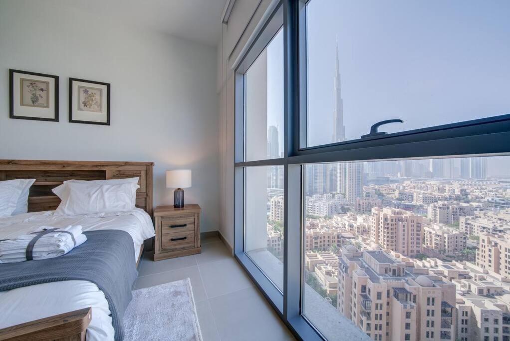 شقة Burj Khalifa View - 2Br And Maid - Downtown دبي المظهر الخارجي الصورة