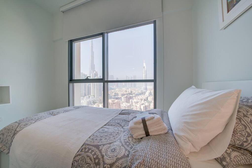 شقة Burj Khalifa View - 2Br And Maid - Downtown دبي المظهر الخارجي الصورة